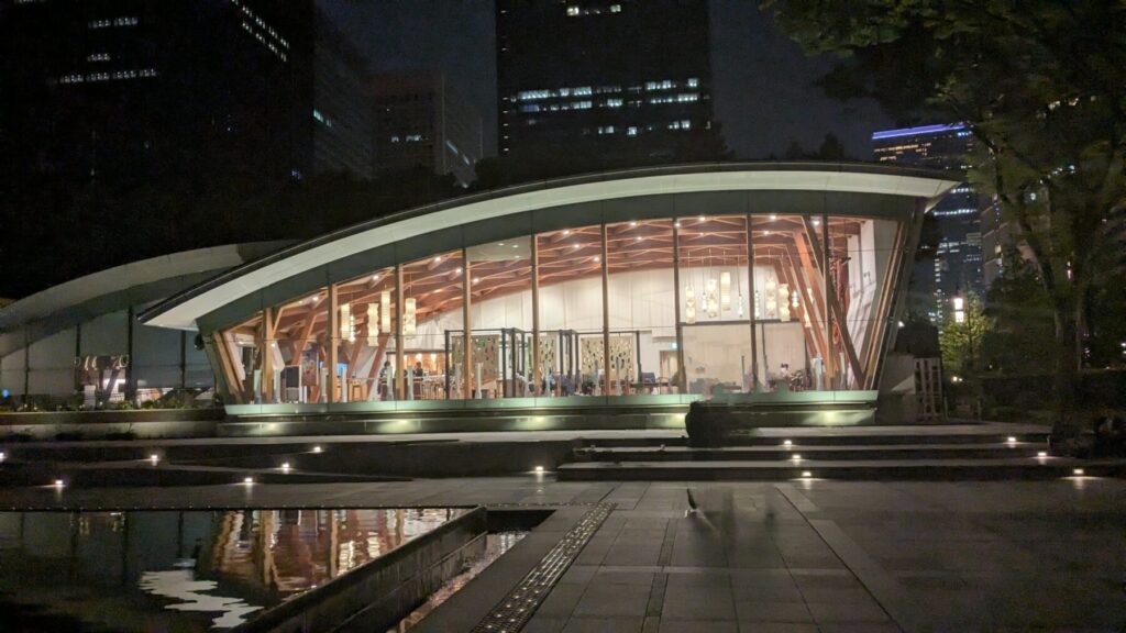 『スターバックス コーヒー 皇居外苑 和田倉噴水公園店』の外観