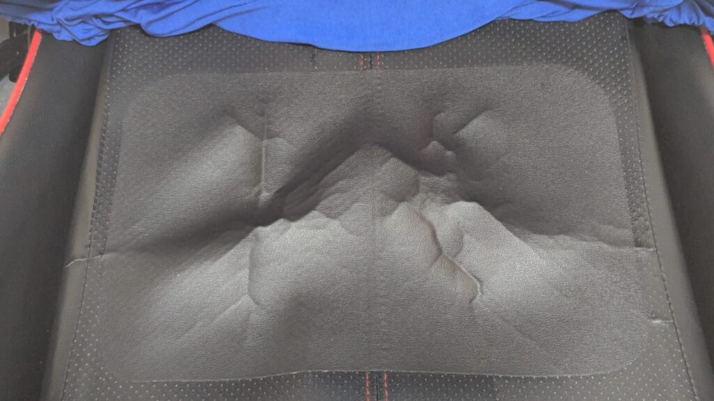 実際に補修シートをゲーミングチェアに貼った状態の画像